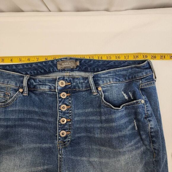Torrid Size 20 Cut off Denim Jean Shorts M17 - Picture 3 of 8